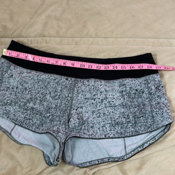 Shorts and visor set - Picture 5 of 11